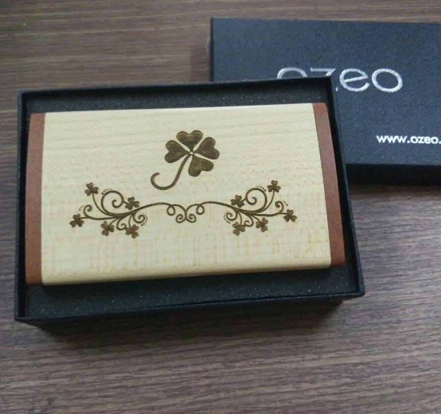 Hộp đựng name card bằng gỗ NC09 khắc hoa văn cỏ 4 lá